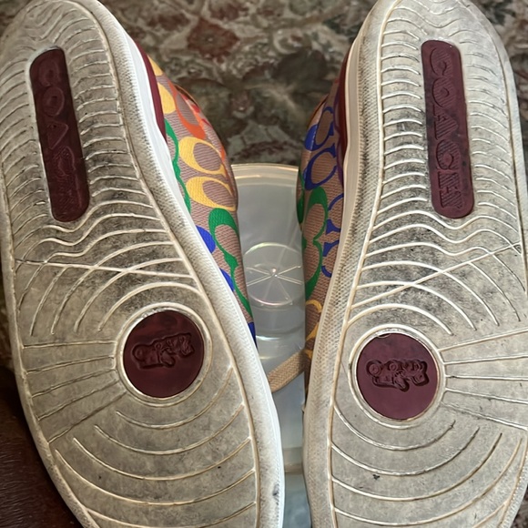 Ladies Coach Rainbow Pride Collection size 9.5 low top leather sneaker used - Picture 4 of 4